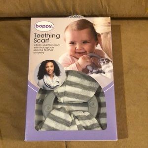 Boppy gray/ white Teething Scarf